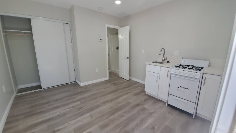 21629 Cottonwood Ave in Moreno Valley, CA - Building Photo