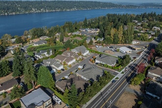 6435 112th Ave SE in Newcastle, WA - Building Photo - Building Photo