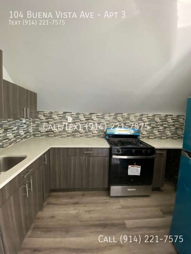 104 Buena Vista Ave in Yonkers, NY - Foto de edificio - Building Photo