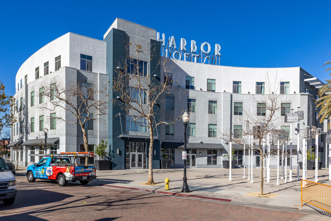 Harbor Lofts in Anaheim, CA - Building Photo