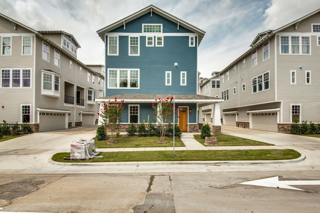 645 N Tyler St in Dallas, TX - Foto de edificio