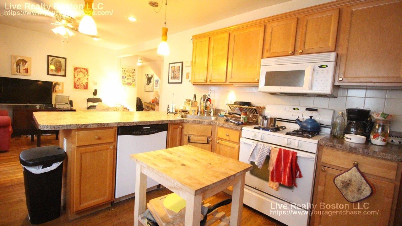 6 Aldie St in Boston, MA - Building Photo