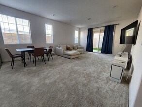 6949 Mallow Dr in Fontana, CA - Foto de edificio - Building Photo