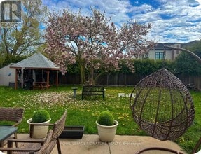 441 Seaton Dr in Oakville, ON - Building Photo - Building Photo