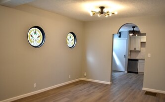 2416 West 10th Street