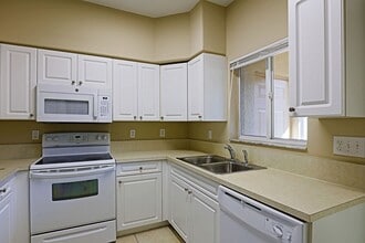 4160 Castilla Circle in Ft. Myers, FL - Building Photo - Building Photo