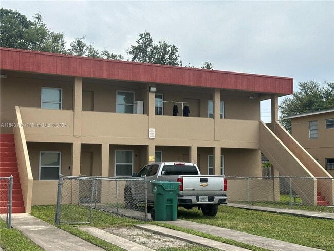 4725 NW 33rd Ave in Miami, FL - Building Photo - Building Photo