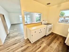 4750 E Malta St in Long Beach, CA - Building Photo - Building Photo