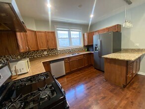 7659 W Sunset Dr in Elmwood Park, IL - Building Photo - Building Photo