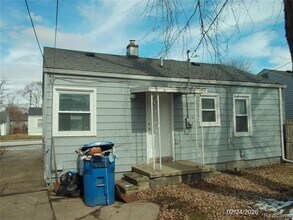 12756 Prospect Ave in Warren, MI - Building Photo - Building Photo
