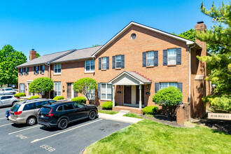 Brafferton Village Condominum (por) in Columbus, OH - Foto de edificio - Building Photo