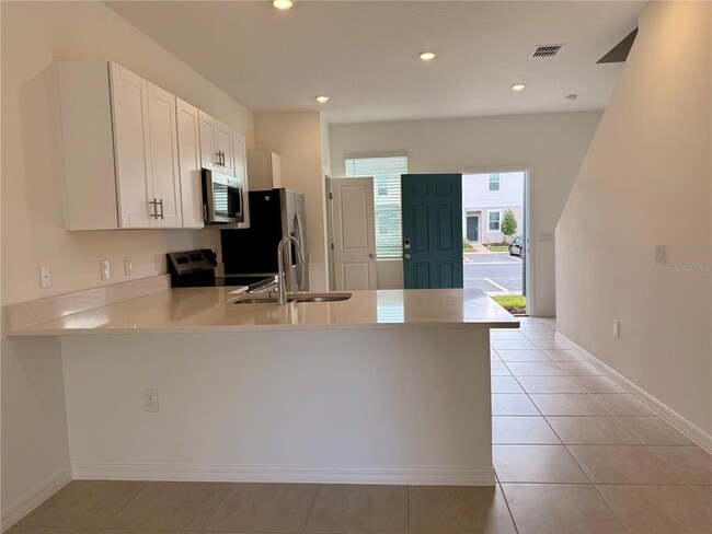 2996 Skyline Lp in Kissimmee, FL - Building Photo - Building Photo