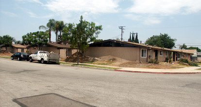 Palm Garden Apartments in Anaheim, CA - Building Photo - Building Photo