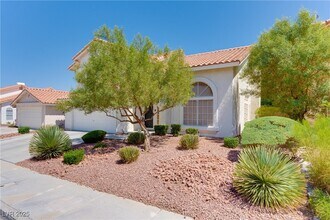 20 Fantasia Ln in Henderson, NV - Building Photo - Building Photo