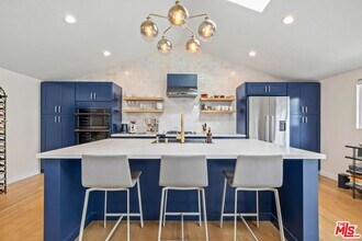 9418 S 10th Ave in Inglewood, CA - Building Photo - Building Photo