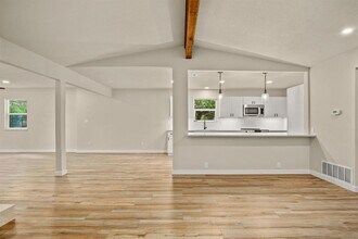 12903 Ben Milam Dr in Manchaca, TX - Building Photo - Building Photo