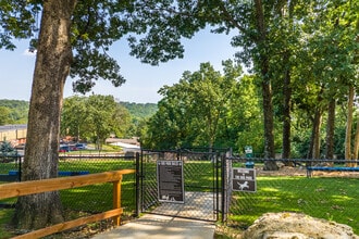 Kirkwood Bluffs in St. Louis, MO - Foto de edificio - Interior Photo