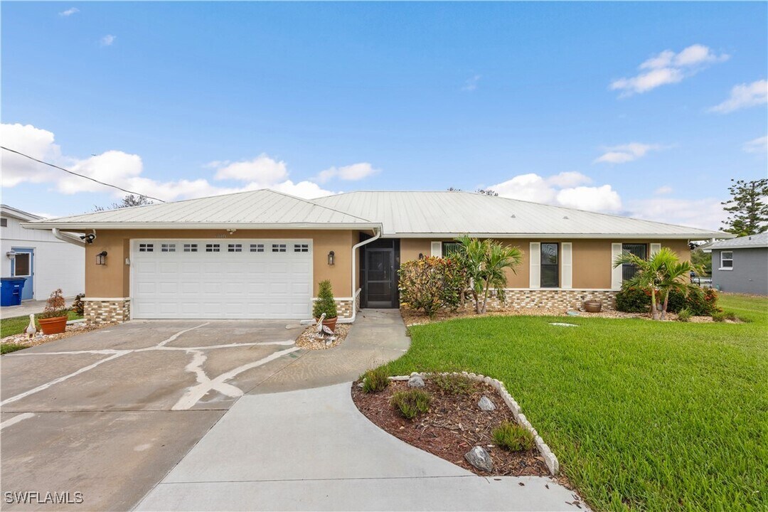 6148 Plumosa Ave in Ft. Myers, FL - Building Photo