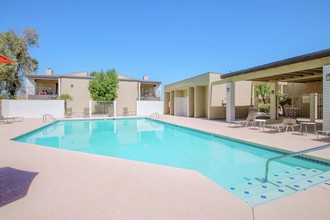 Las Brisas Apartments in Casa Grande, AZ - Building Photo - Building Photo