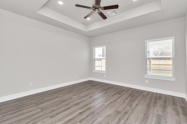 property at 21003 Bay Vlg Dr