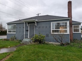 1002 S 12th St in Mount Vernon, WA - Building Photo