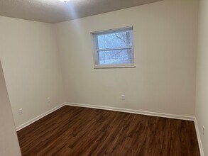 3000 Fordhaven Rd, Unit #3 in Louisville, KY - Foto de edificio - Building Photo