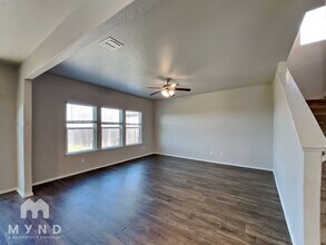 4113 Asher Alley in Saint Hedwig, TX - Foto de edificio - Building Photo