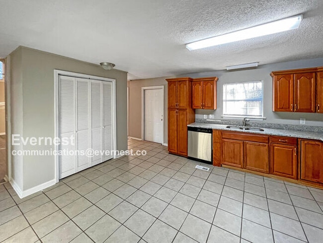 1243 3rd Ave NW in Alabaster, AL - Building Photo - Building Photo
