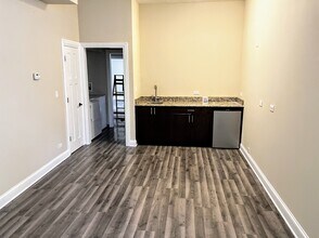 3650 W Diversey Ave in Chicago, IL - Building Photo - Building Photo