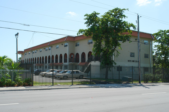 18175 NW 22nd Ave in Miami Gardens, FL - Building Photo - Building Photo