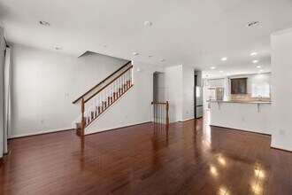 8020 Ravenclaw Rd in Elkridge, MD - Foto de edificio - Building Photo