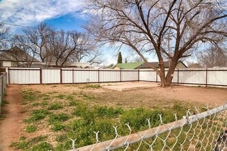 2100 Johnson St in Big Spring, TX - Building Photo - Building Photo