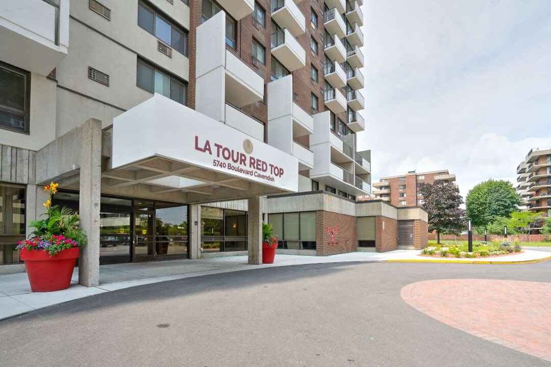 Red Top Tower Apartments in Cote-St-Luc, QC - Building Photo