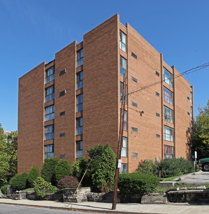 Shaw Manor in McKeesport, PA - Foto de edificio