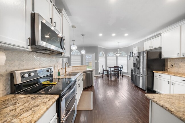 property at 718 S Diamondhead Blvd