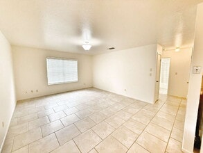 331 Bobolink Dr in New Braunfels, TX - Building Photo - Building Photo