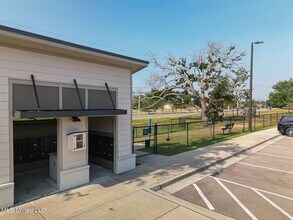 2501 Bienville Blvd in Ocean Springs, MS - Building Photo - Building Photo