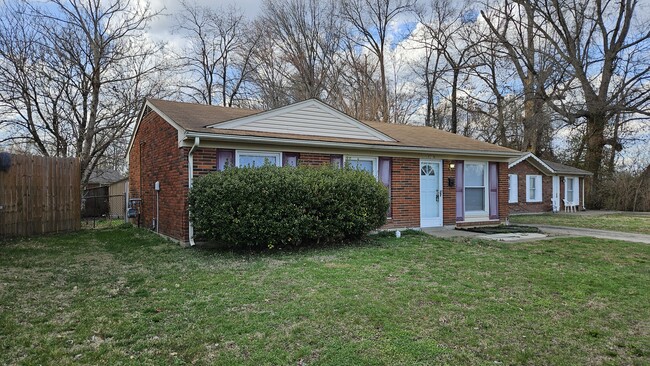 5219 Garden Green Way in Louisville, KY - Building Photo - Building Photo