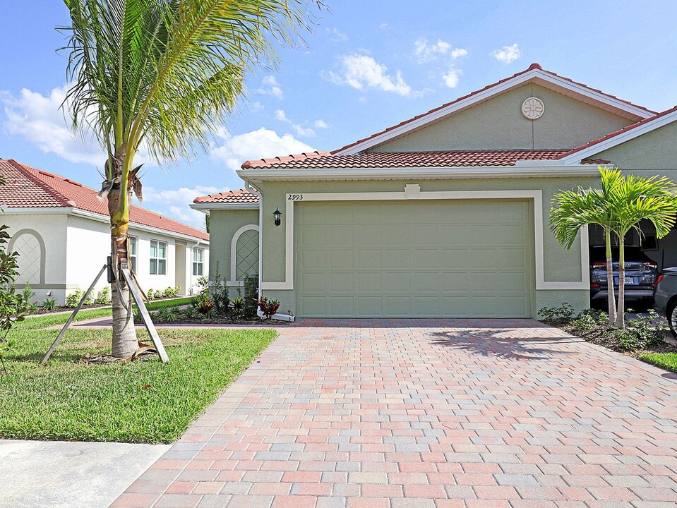 2993 Royal Gardens Ave-Unit -2993 Royal Gardens Avenue in Ft. Myers, FL - Building Photo