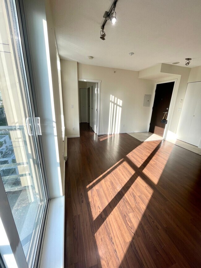1001 Homer St in Vancouver, BC - Building Photo - Building Photo