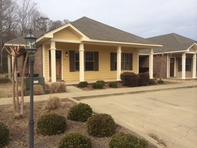 97 Cypress Cir in Oxford, MS - Building Photo