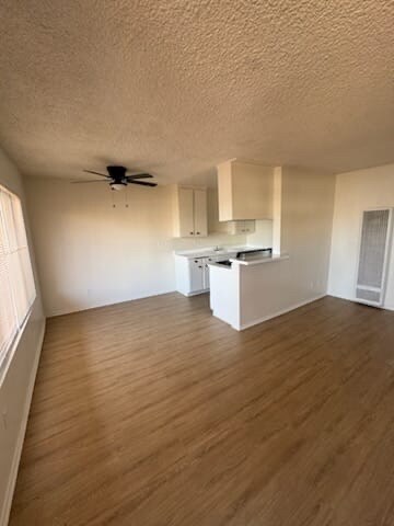 6833 Sepulveda Blvd in Los Angeles, CA - Building Photo