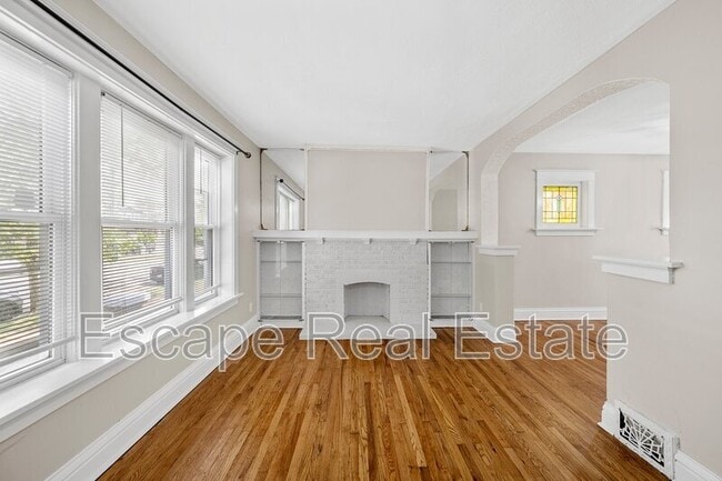 property at 5616 S Kingshighway Blvd