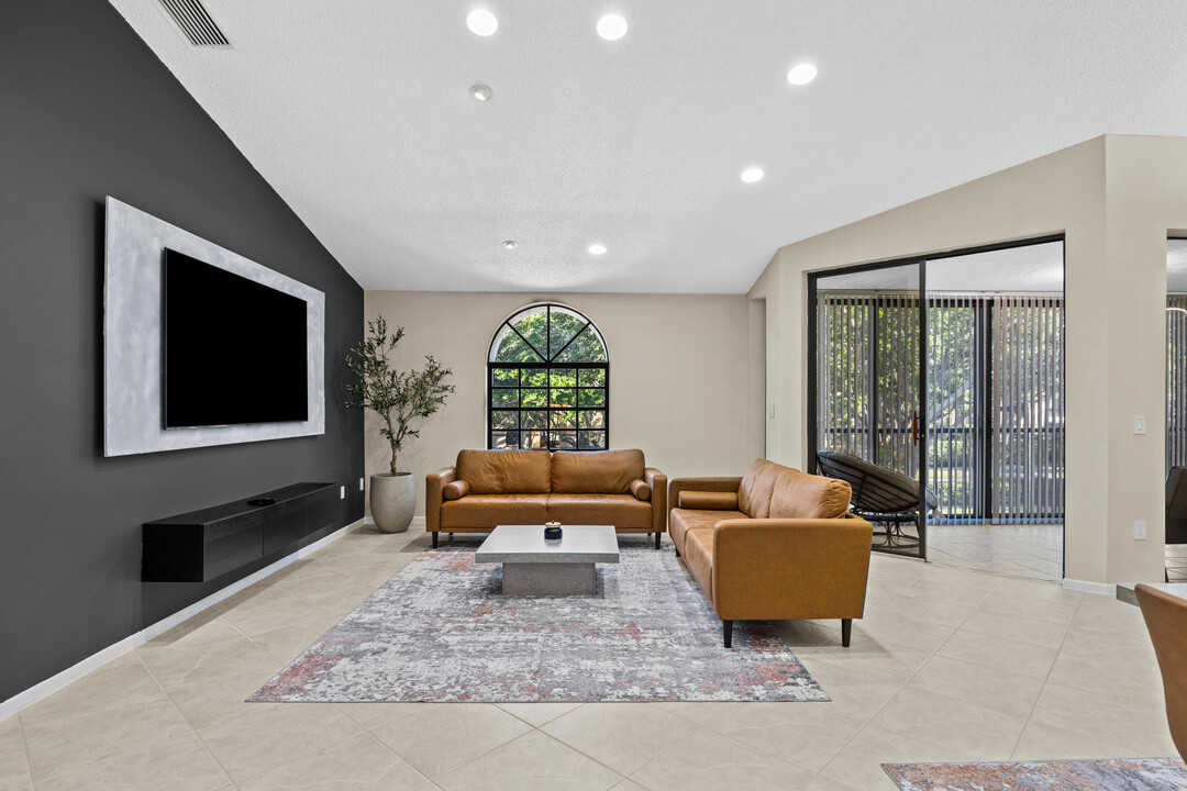 5159 Brisata Cir in Boynton Beach, FL - Building Photo