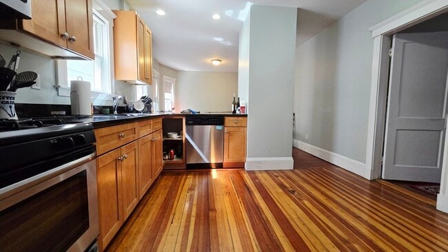 60 Bristol Rd in Medford, MA - Building Photo - Building Photo