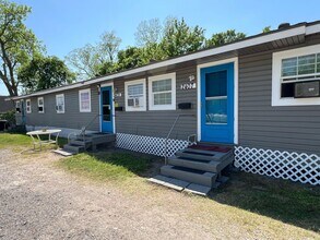 2405 Franklin St in Beaumont, TX - Foto de edificio - Building Photo