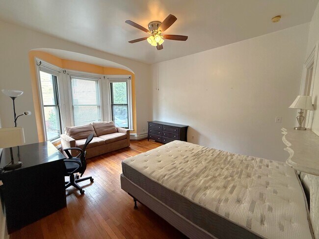 7 Wendell St, Unit 3