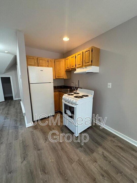 3 Sunderland St in Boston, MA - Building Photo