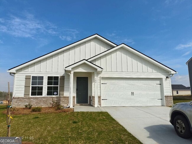 property at 122 Oxford Ln