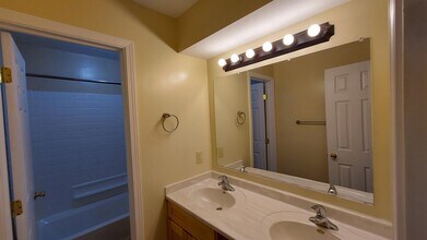 66 E Norwich Ave in Columbus, OH - Building Photo - Building Photo